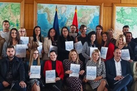 Додела сертификата службеницима за јавне набавке